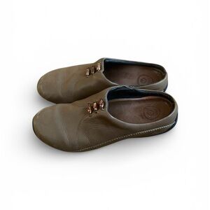 Ulu Khaki Leather Slip-On Mules